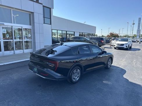 Used 2025 Kia K4 FWD image 2