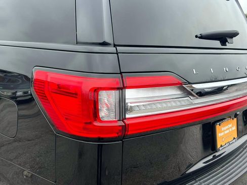 Used 2020 Lincoln Navigator L Reserve w/ Equipment Group 201A Reserve AWD/4WD image 12