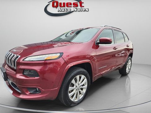 Used 2017 Jeep Cherokee Overland w/ Technology Group image 2