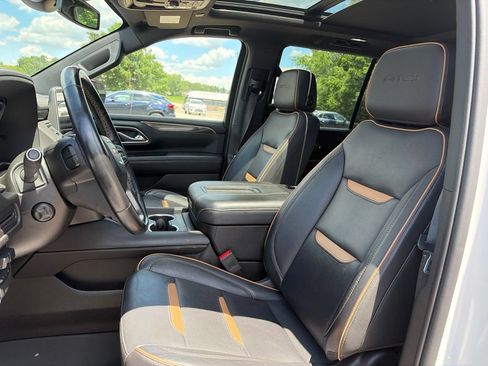 Used 2023 GMC Yukon AT4 w/ LPO, Floor Liner Package AWD/4WD image 4