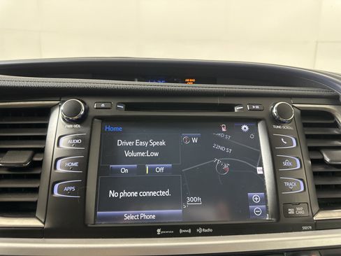 Used 2017 Toyota Highlander AWD V6 image 15