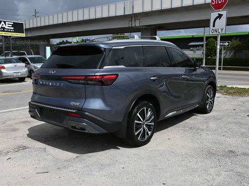 Used 2023 INFINITI QX60 Sensory w/ Vision Package image 3