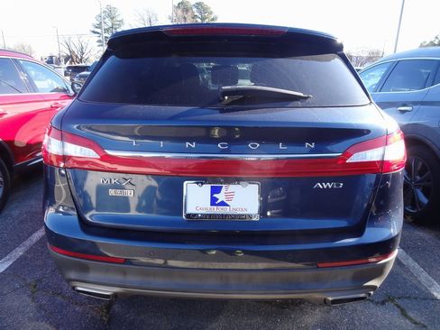 Used 2017 Lincoln MKX Reserve w/ Lincoln MKX Climate Package image 6
