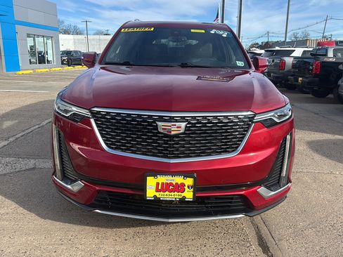 Used 2023 Cadillac XT6 Premium Luxury image 3