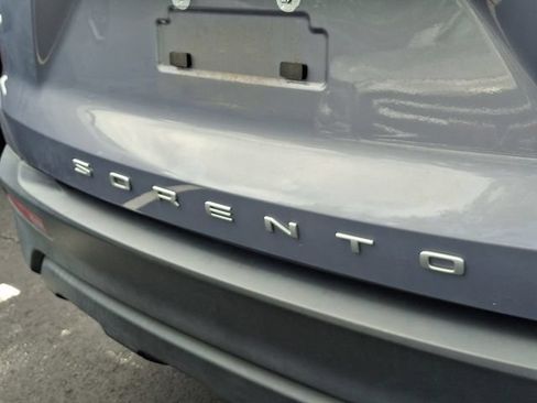 Used 2022 Kia Sorento LX FWD image 10