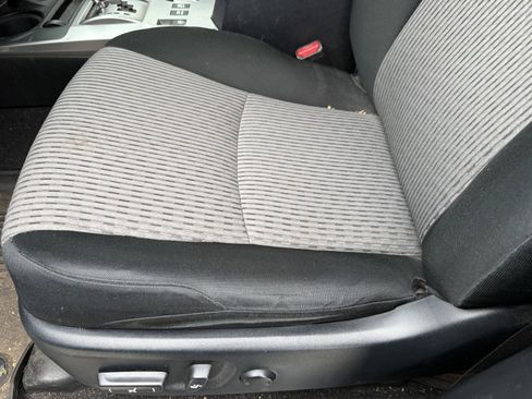 Used 2018 Toyota 4Runner SR5 AWD/4WD image 11