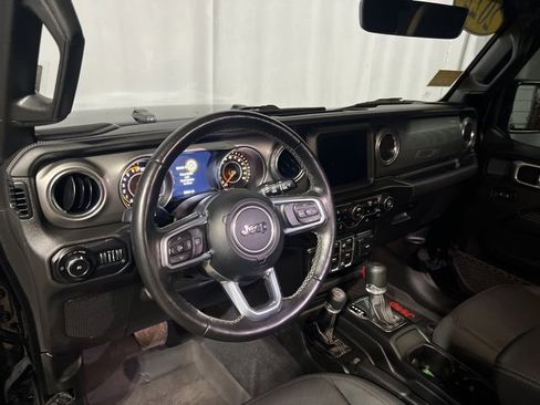 Used 2022 Jeep Wrangler Unlimited Sahara w/ Cold Weather Group image 14