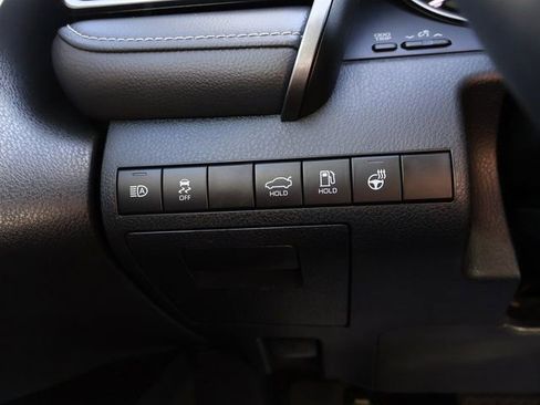 Used 2024 Toyota Camry SE image 32