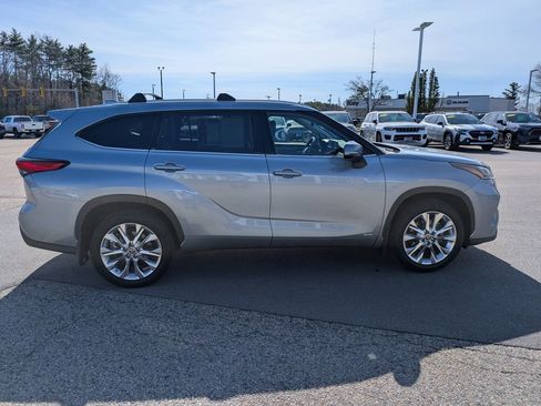 Used 2023 Toyota Highlander Limited image 7