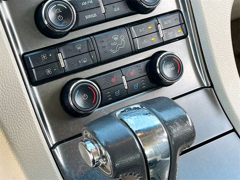 Used 2012 Ford Taurus Limited image 16