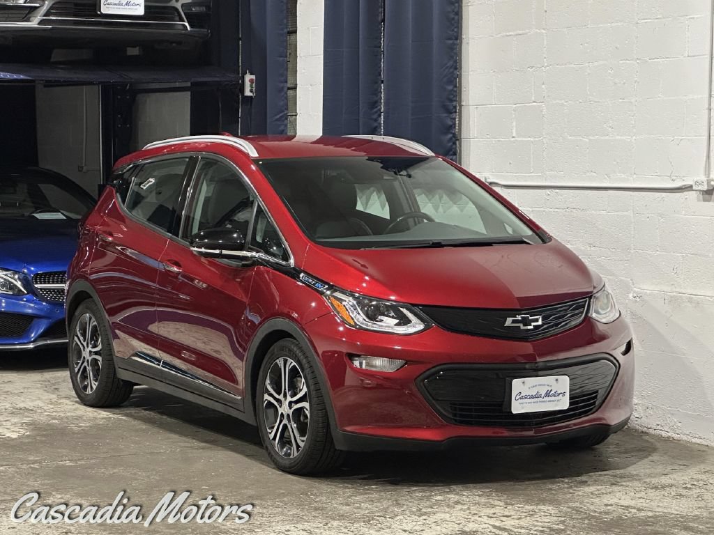 Used 2020 Chevrolet Bolt Premier w/ Infotainment Package FWD image 1