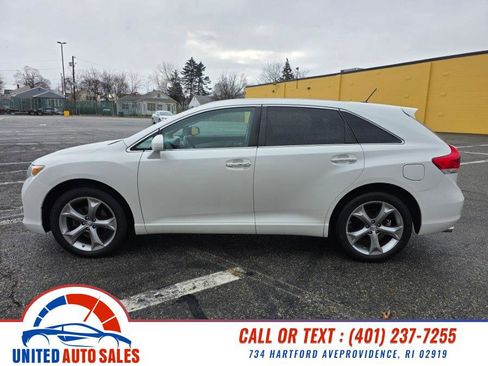 Used 2012 Toyota Venza Limited image 2