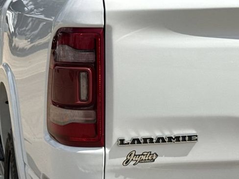Used 2022 RAM 1500 Laramie AWD/4WD image 7