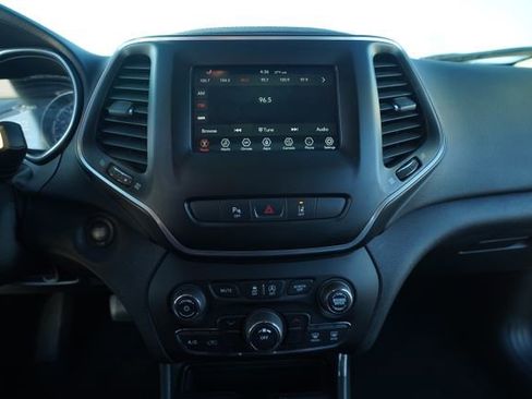 Used 2021 Jeep Cherokee Latitude Plus image 28