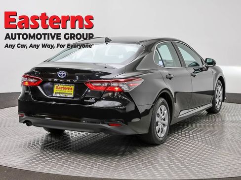 Used 2021 Toyota Camry LE FWD image 5