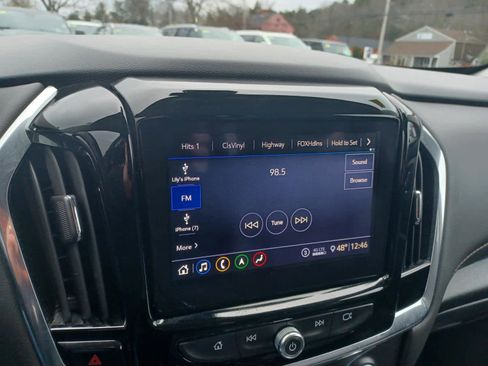 Used 2020 Chevrolet Traverse LT w/ LT Premium Package image 11