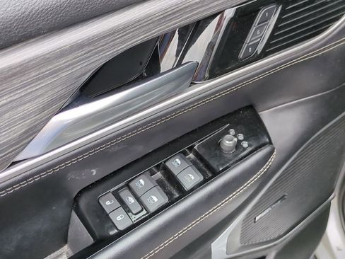 Used 2024 Jeep Wagoneer Series II w/ Flexible Seating Group RWD image 13
