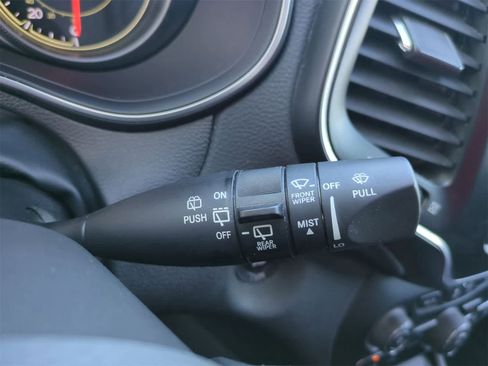 Certified 2021 Jeep Cherokee Latitude Lux image 25