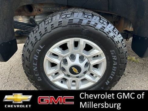 Used 2021 Chevrolet Silverado 2500 LT w/ Convenience Package AWD/4WD image 13