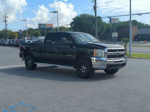 Used 2009 Chevrolet Silverado 2500 LTZ w/ Suspension Package, Off-Road image 9