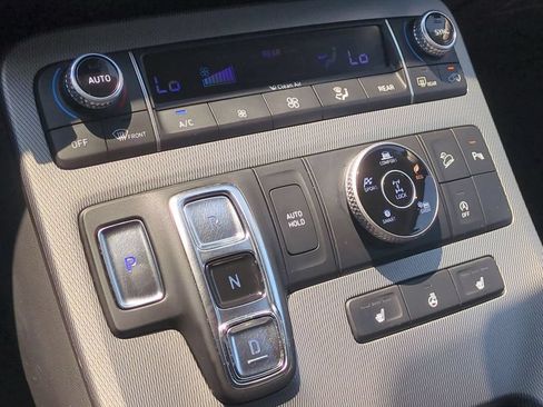 Used 2022 Hyundai Palisade SEL w/ Premium Package AWD/4WD image 17