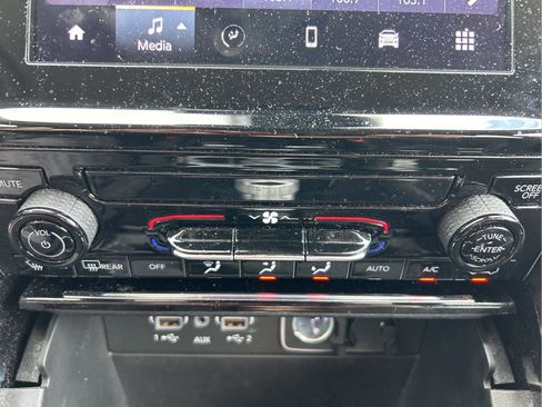 Certified 2023 Jeep Grand Cherokee Laredo image 21