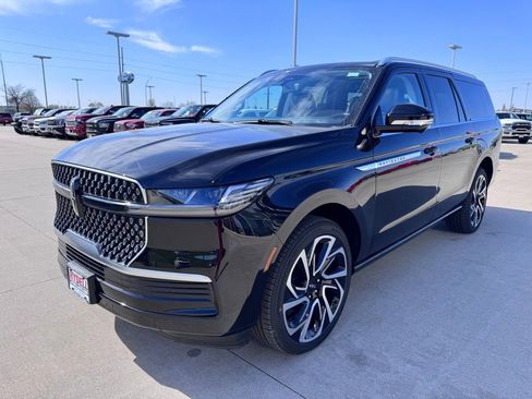 New 2026 Lincoln Navigator L Reserve AWD/4WD image 36