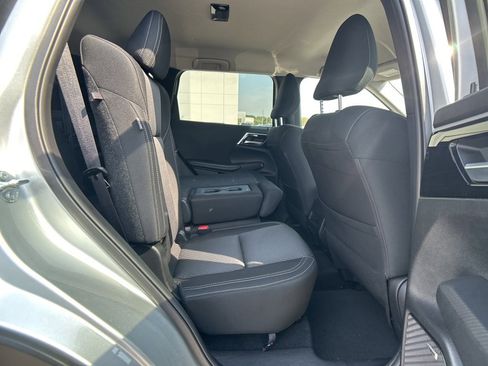 Used 2025 Mitsubishi Outlander ES image 33