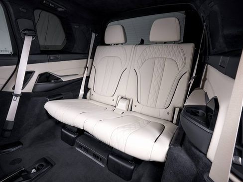 Used 2024 BMW X7 M60i w/ Executive Package image 34