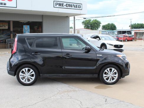 Used 2015 Kia Soul + w/ Audio Package FWD image 3