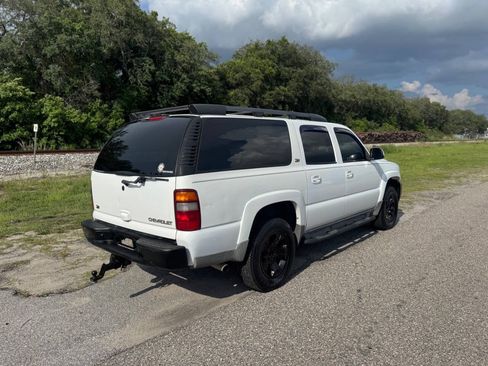 Used 2003 Chevrolet Suburban Z71 AWD/4WD image 3