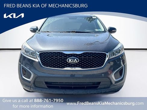 Used 2017 Kia Sorento AWD image 2