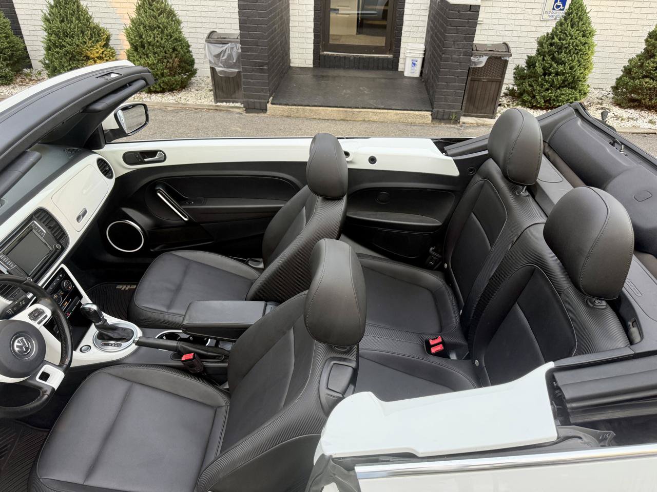 Used 2019 Volkswagen Beetle 2.0T SE FWD image 24