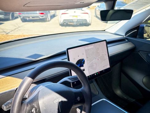 Used 2021 Tesla Model Y Performance image 23