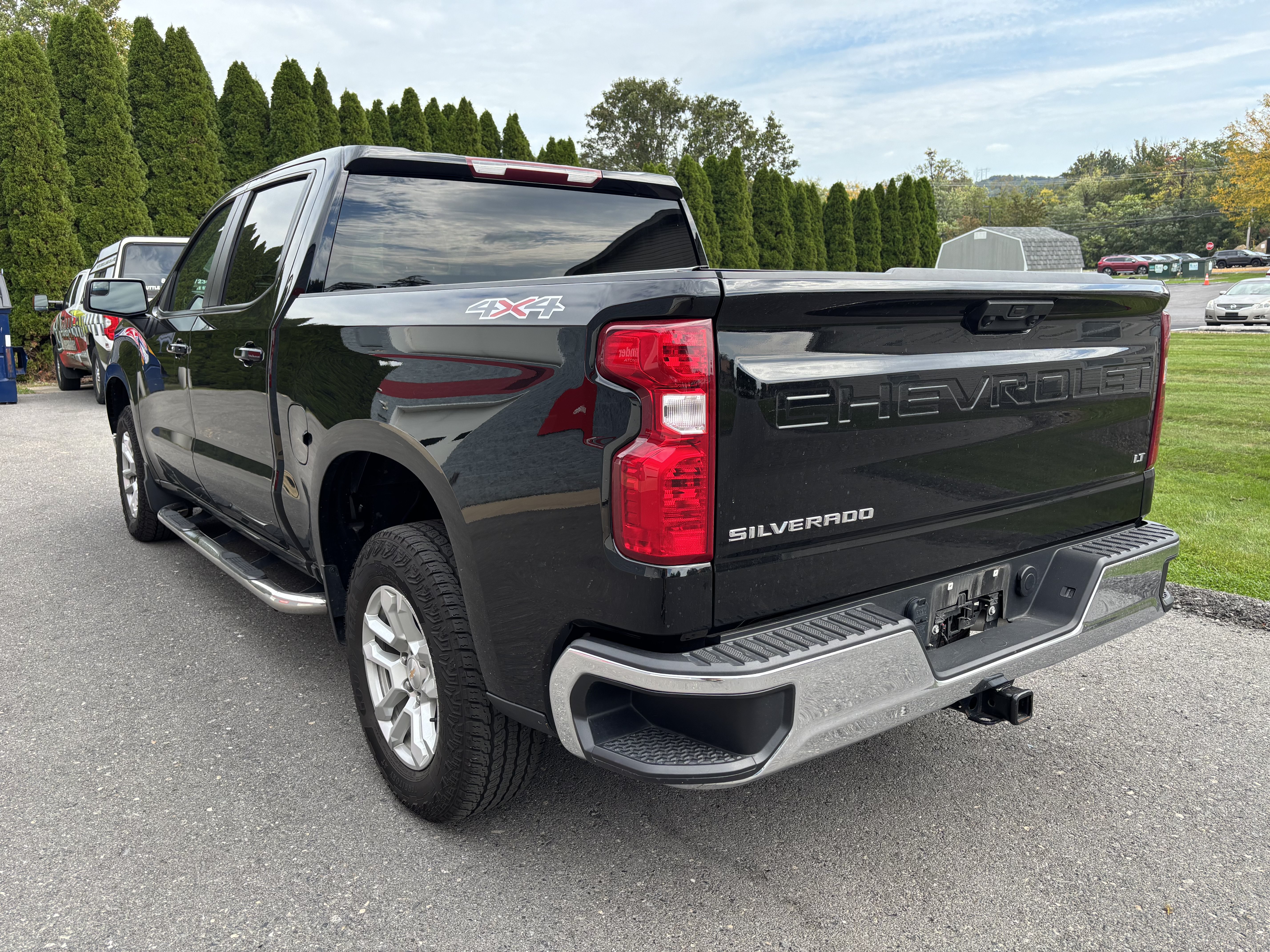 Used 2024 Chevrolet Silverado 1500 LT AWD/4WD image 5