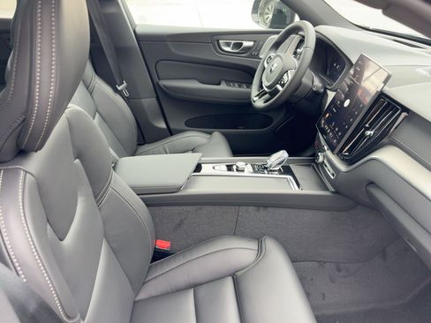 New 2026 Volvo XC60 B5 Ultra w/ Protection Package Premier image 30