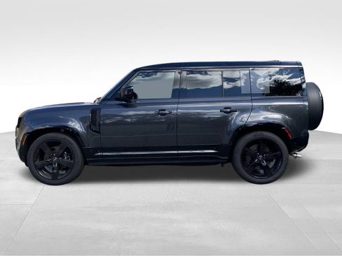 Certified 2024 Land Rover Defender 110 V8 image 5