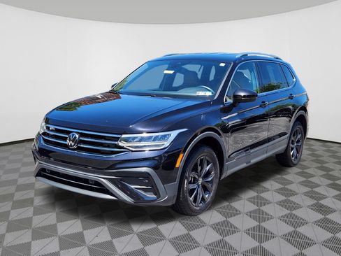 Certified 2024 Volkswagen Tiguan SE AWD/4WD image 2
