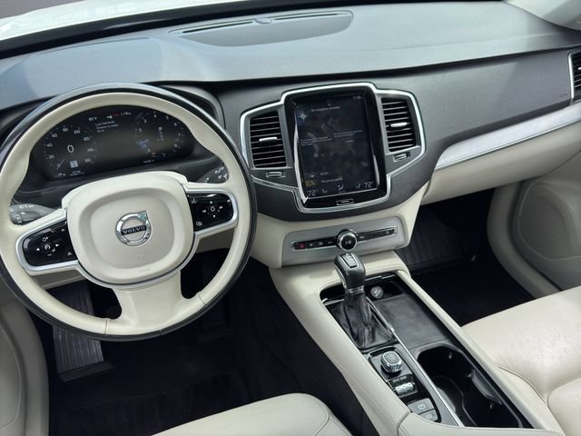 Used 2021 Volvo XC90 T5 Momentum w/ Protection Package AWD/4WD image 19
