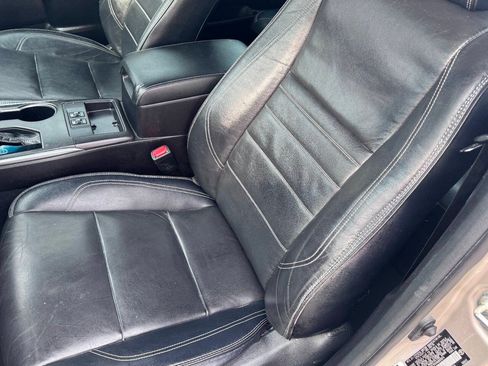 Used 2017 Toyota Camry XLE FWD image 17