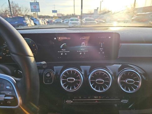 Used 2021 Mercedes-Benz A 220 image 25