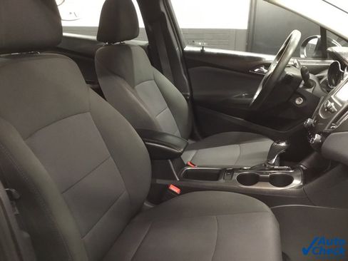 Used 2017 Chevrolet Cruze LT image 35