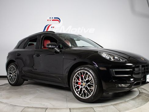 Used 2018 Porsche Macan Turbo AWD/4WD image 12
