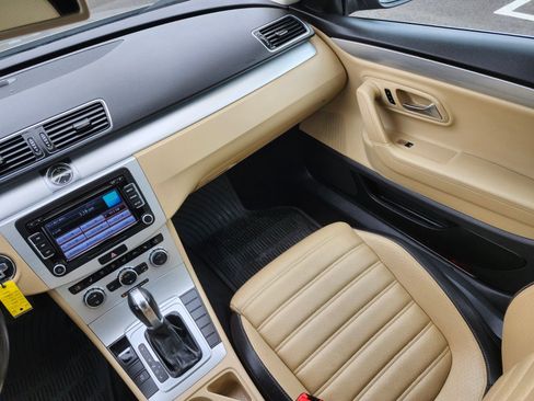 Used 2013 Volkswagen CC Sport image 15