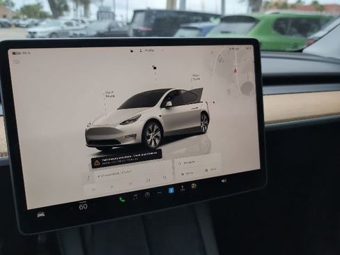Used 2023 Tesla Model Y Long Range image 12