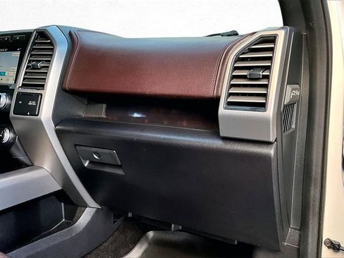 Used 2017 Ford F150 Platinum w/ Equipment Group 701A Luxury image 27