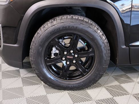 Used 2022 GMC Acadia AT4 w/ Technology Package image 17