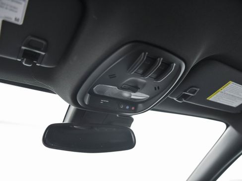 Used 2025 Buick Envista Avenir image 18