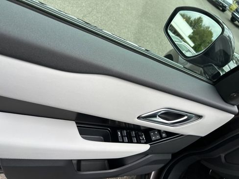 New 2026 Land Rover Range Rover Velar Dynamic SE image 11