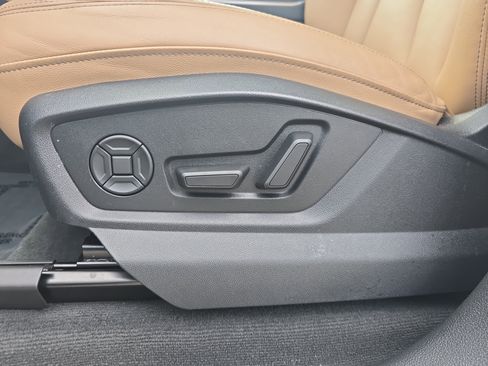 Certified 2025 Audi Q7 Premium w/ Convenience Package image 27